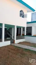 NEX-243665 - Casa en Venta, con 4 recamaras, con 2 baños, con 243 m2 de construcción.