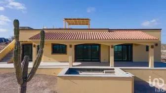 NEX-251456 - Casa en Venta, con 2 recamaras, con 2 baños, con 130 m2 de construcción.