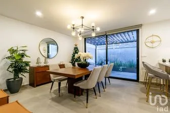 NEX-240120 - Casa en Venta, con 3 recamaras, con 2 baños, con 219 m2 de construcción.