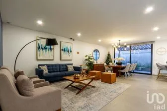 NEX-240200 - Casa en Venta, con 3 recamaras, con 4 baños, con 320 m2 de construcción.