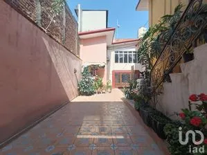 NEX-265896 - Casa en Venta, con 6 recamaras, con 2 baños, con 265 m2 de construcción en Loma Bonita, CP 54879, México.