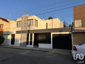 NEX-250635 - Casa en Renta, con 4 recamaras, con 2 baños, con 177 m2 de construcción en San José Mayorazgo, CP 72450, Puebla.
