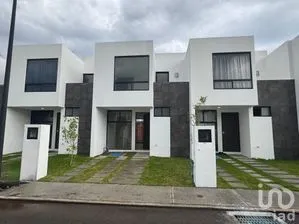 NEX-258639 - Casa en Renta, con 2 recamaras, con 2 baños, con 73 m2 de construcción en San Francisco Ocotlán (Ocotlán), CP 72680, Puebla.