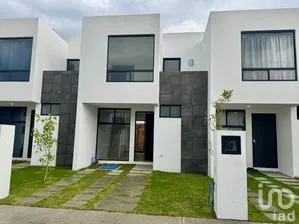 NEX-262459 - Casa en Renta, con 2 recamaras, con 2 baños, con 73 m2 de construcción en San Francisco Ocotlán (Ocotlán), CP 72680, Puebla.