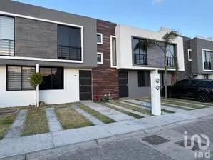 NEX-285290 - Casa en Renta, con 3 recamaras, con 2 baños, con 85 m2 de construcción en San Francisco Ocotlán (Ocotlán), CP 72680, Puebla.