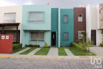 NEX-309023 - Casa en Renta, con 3 recamaras, con 2 baños, con 200 m2 de construcción.