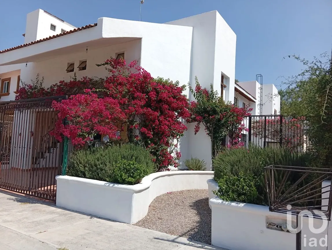 Casa en Venta en Residencial las Trojes, Corregidora, Querétaro | NEX-290190 | iad México | Foto 1 de 15