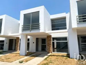 NEX-249808 - Casa en Renta, con 4 recamaras, con 4 baños, con 182 m2 de construcción en Bonaterra, CP 63194, Nayarit.