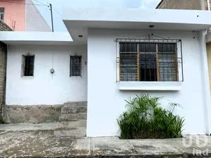 NEX-259278 - Casa en Venta, con 2 recamaras, con 1 baño, con 102 m2 de construcción.
