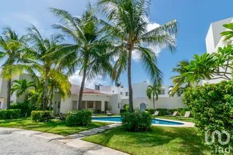 NEX-113529 - Casa en Venta, con 4 recamaras, con 3 baños, con 153 m2 de construcción en Supermanzana 40, CP 77507, Quintana Roo.