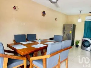 NEX-178104 - Casa en Venta, con 2 recamaras, con 1 baño, con 80 m2 de construcción en Supermanzana 519, CP 77536, Quintana Roo.