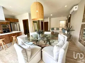 NEX-183613 - Casa en Venta, con 3 recamaras, con 2 baños, con 160 m2 de construcción.