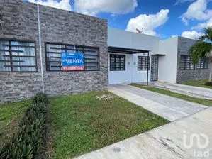 NEX-222008 - Casa en Venta, con 2 recamaras, con 1 baño, con 54 m2 de construcción en Delicias del Sur, CP 77536, Quintana Roo.