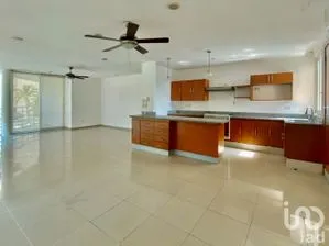 NEX-30736 - Departamento en Renta, con 3 recamaras, con 3 baños, con 160 m2 de construcción en Supermanzana 4 Centro, CP 77500, Quintana Roo.