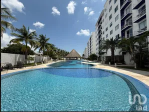NEX-307900 - Departamento en Renta, con 2 recamaras, con 2 baños, con 80 m2 de construcción.