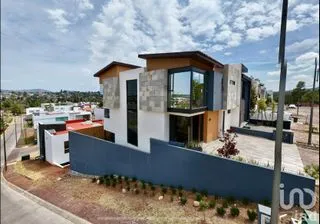 NEX-245330 - Casa en Venta, con 4 recamaras, con 3 baños, con 410 m2 de construcción en Campestre del Monte, CP 58350, Michoacán de Ocampo.
