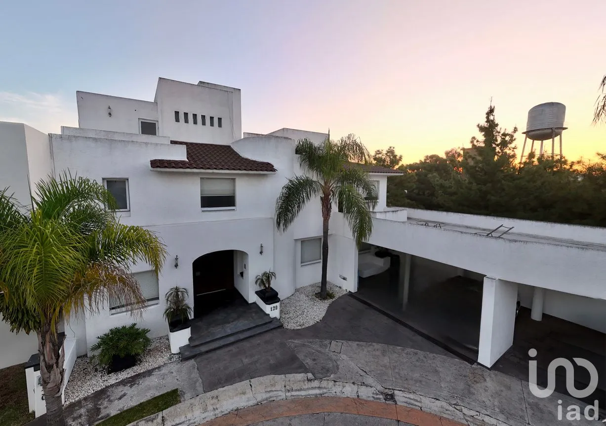 Casa en Venta en Altos del Durazno, Morelia, Michoacán de Ocampo | NEX-261507 | iad México | Foto 1 de 56