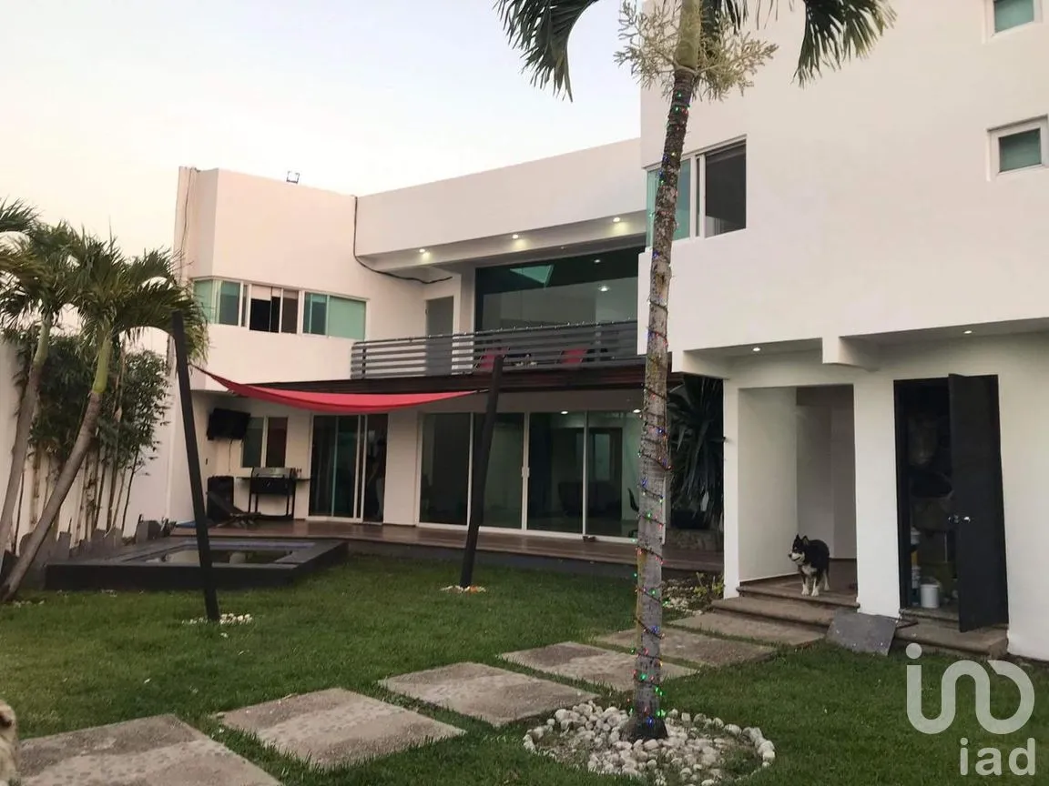 Casa en Venta en Acapatzingo, Cuernavaca, Morelos | NEX-263395 | iad México | Foto 1 de 12