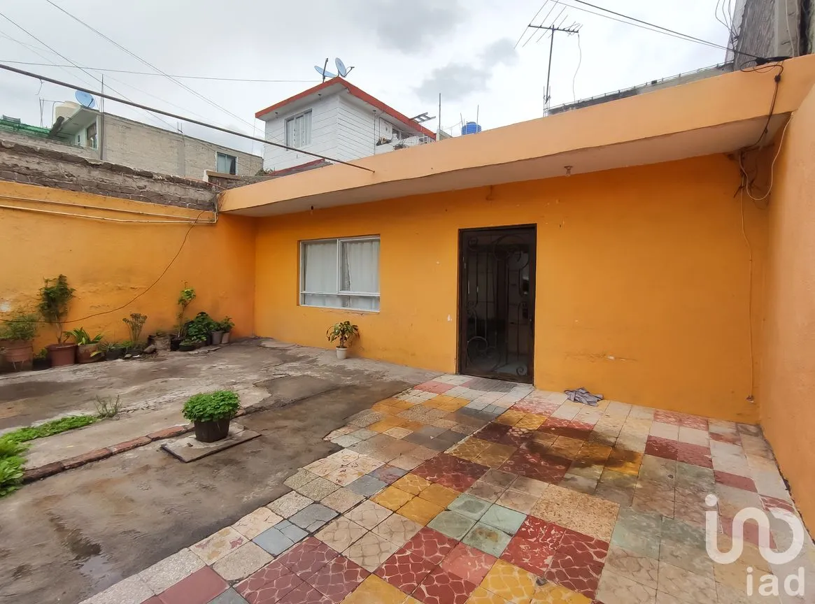 Casa en Venta en Zona Escolar, Gustavo A. Madero, Ciudad de México | NEX-252657 | iad México | Foto 2 de 15