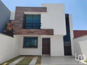 NEX-233461 - Casa en Venta, con 3 recamaras, con 3 baños, con 187 m2 de construcción.