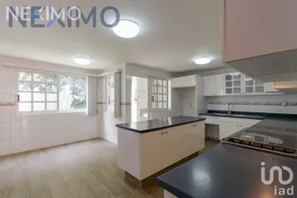 NEX-144481 - Casa en Venta, con 4 recamaras, con 3 baños, con 272 m2 de construcción en Ciudad Satélite, CP 53100, México.
