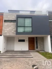 NEX-185841 - Casa en Renta, con 3 recamaras, con 3 baños, con 200 m2 de construcción en Solares, CP 45019, Jalisco.