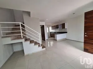 NEX-190653 - Casa en Renta, con 3 recamaras, con 3 baños, con 110 m2 de construcción en Nuevo México, CP 45138, Jalisco.