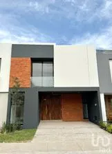 NEX-192901 - Casa en Renta, con 4 recamaras, con 4 baños, con 225 m2 de construcción en Solares, CP 45019, Jalisco.