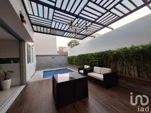 NEX-194628 - Casa en Venta, con 4 recamaras, con 4 baños, con 322 m2 de construcción en Olivos Residencial, CP 45019, Jalisco.