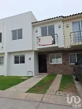 NEX-195005 - Casa en Renta, con 4 recamaras, con 3 baños, con 130 m2 de construcción en Girasoles Acueducto, CP 45138, Jalisco.