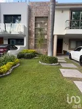 NEX-234721 - Casa en Renta, con 3 recamaras, con 4 baños, con 310 m2 de construcción en Valle Real, CP 45019, Jalisco.