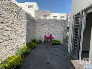 NEX-245518 - Casa en Renta, con 4 recamaras, con 3 baños, con 157 m2 de construcción en Jardines Del Valle, CP 45138, Jalisco.