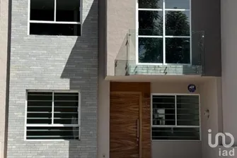 NEX-245520 - Casa en Renta, con 3 recamaras, con 3 baños, con 135 m2 de construcción en Jardines Del Valle, CP 45138, Jalisco.