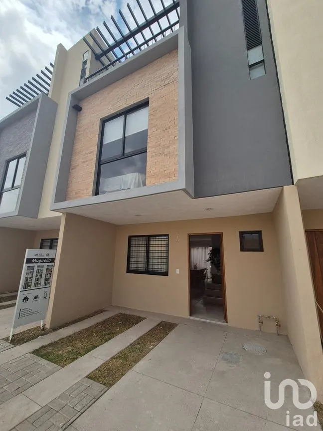 Casa en Venta en Parques del Bosque, San Pedro Tlaquepaque, Jalisco | NEX-289590 | iad México | Foto 1 de 17