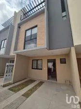 NEX-289590 - Casa en Venta, con 3 recamaras, con 3 baños, con 122 m2 de construcción en Parques del Bosque, CP 45609, Jalisco.