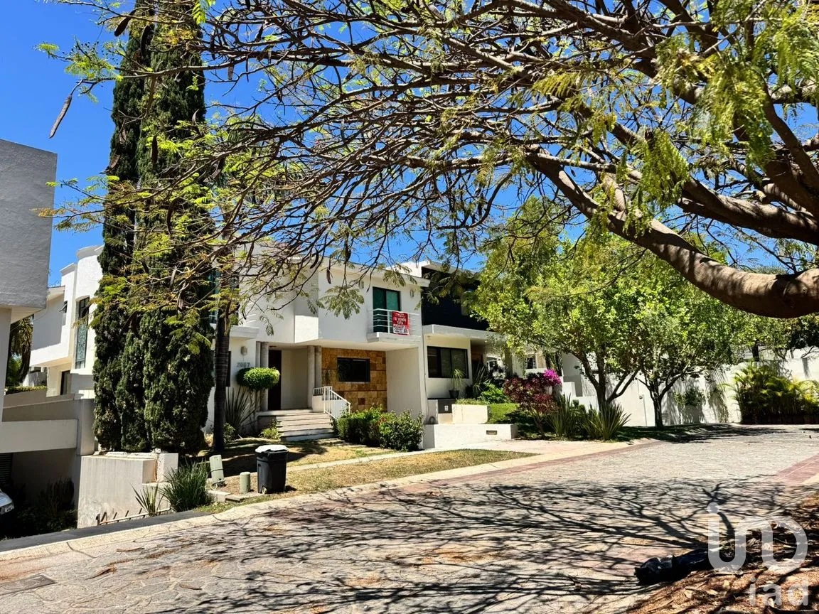 Casa en Venta en Valle Real, Zapopan, Jalisco | NEX-294397 | iad México | Foto 2 de 31