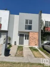 NEX-301642 - Casa en Renta, con 3 recamaras, con 3 baños, con 102 m2 de construcción.