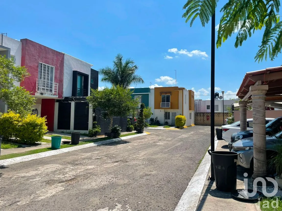 Casa en Venta en Parques de Tesistán, Zapopan, Jalisco | NEX-304075 | iad México | Foto 3 de 27