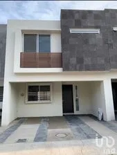 NEX-36801 - Casa en Renta, con 3 recamaras, con 2 baños, con 127 m2 de construcción en Jardines Del Valle, CP 45138, Jalisco.