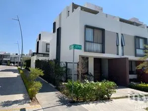 NEX-42458 - Casa en Venta, con 3 recamaras, con 3 baños, con 129 m2 de construcción en Bosques del Centinela III, CP 45187, Jalisco.