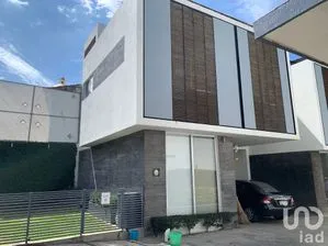 NEX-58407 - Casa en Renta, con 3 recamaras, con 3 baños, con 167 m2 de construcción en Colomos Providencia, CP 44660, Jalisco.