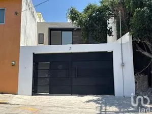 NEX-249059 - Casa en Venta, con 3 recamaras, con 3 baños, con 180 m2 de construcción.