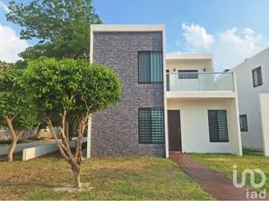 NEX-251608 - Casa en Venta, con 3 recamaras, con 3 baños, con 124 m2 de construcción.