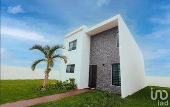 NEX-252135 - Casa en Venta, con 3 recamaras, con 3 baños, con 145 m2 de construcción.