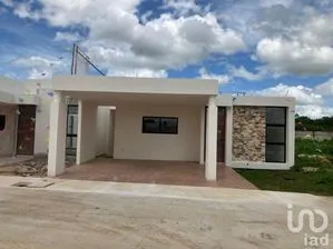 NEX-252375 - Casa en Venta, con 3 recamaras, con 3 baños, con 164 m2 de construcción.