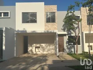 NEX-252624 - Casa en Venta, con 3 recamaras, con 2 baños, con 142 m2 de construcción en Caucel, CP 97314, Yucatán.