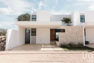 NEX-252661 - Casa en Venta, con 3 recamaras, con 3 baños, con 215 m2 de construcción.