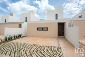 NEX-259749 - Casa en Venta, con 3 recamaras, con 3 baños, con 264 m2 de construcción.