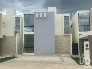 NEX-260911 - Casa en Venta, con 2 recamaras, con 2 baños, con 198 m2 de construcción en Conkal, CP 97345, Yucatán.
