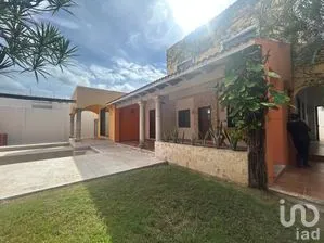 NEX-302936 - Casa en Venta, con 3 recamaras, con 2 baños, con 278 m2 de construcción.